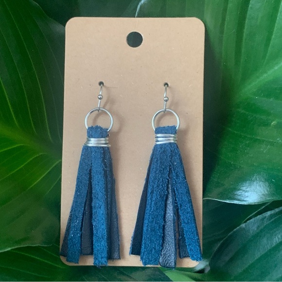 • [Handmade] Leather Tassel Earrings • - Picture 1 of 9